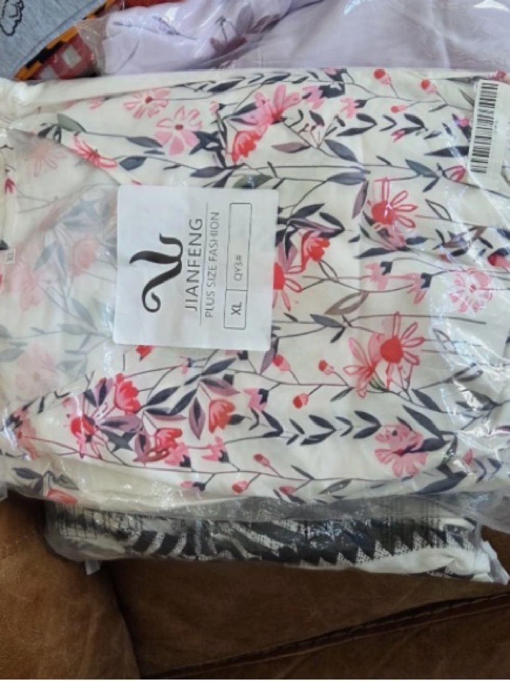 Jianfeng Plus-Size Women’s Floral Jeans - White with Pink Floral